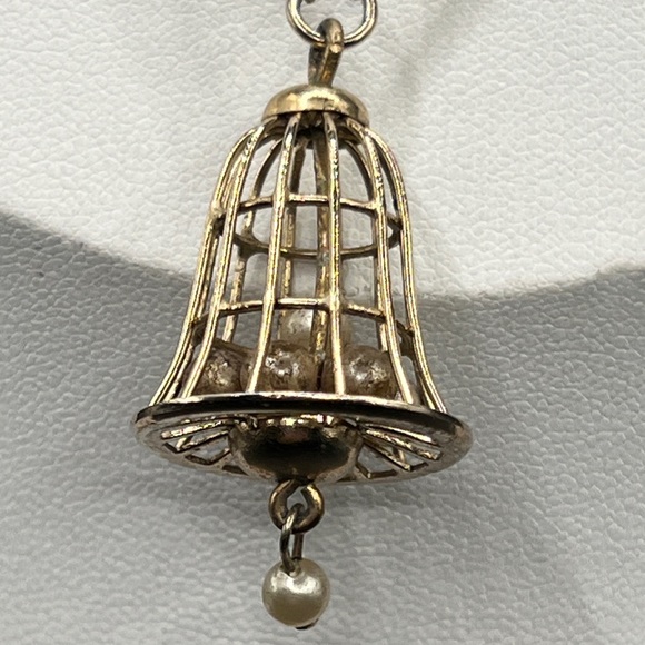 Vintage Caged Faux Pearl necklace - Picture 2 of 3